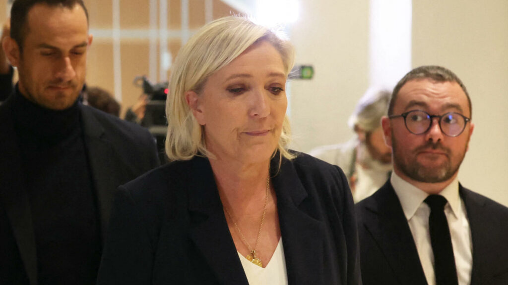 Marine Le Pen, interrogée au procès des assistants parlementaires, ne pourra pas miser sur ce précédent