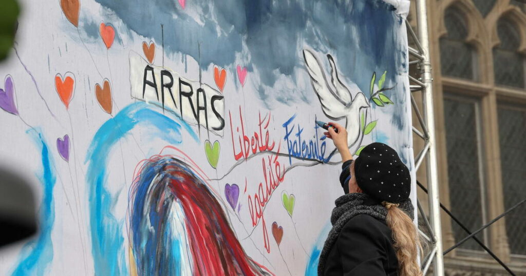 Hommage à Dominique Bernard, intensification du conflit au Proche-Orient, nouvelle loi immigration… L’actu de ce week-end des 12 et 13 octobre