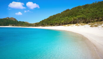 Les touristes y sont limités et les plages sont superbes, ces îles en Europe sont un petit paradis caché