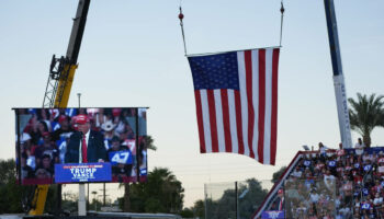 Un homme arrêté avec des armes en marge d’un meeting de Trump en Californie