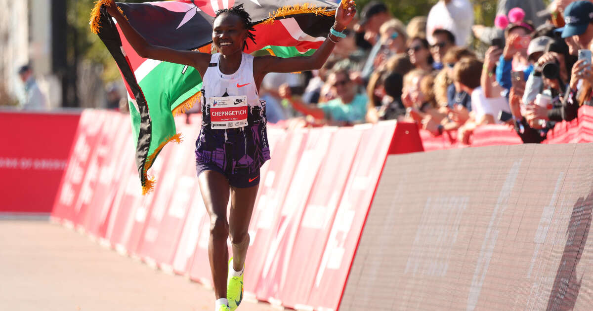 La Kényane Ruth Chepngetich pulvérise le record féminin du marathon