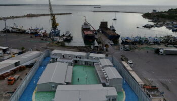 Centre de rétention italien en Albanie : Rome transfère un premier groupe de migrants