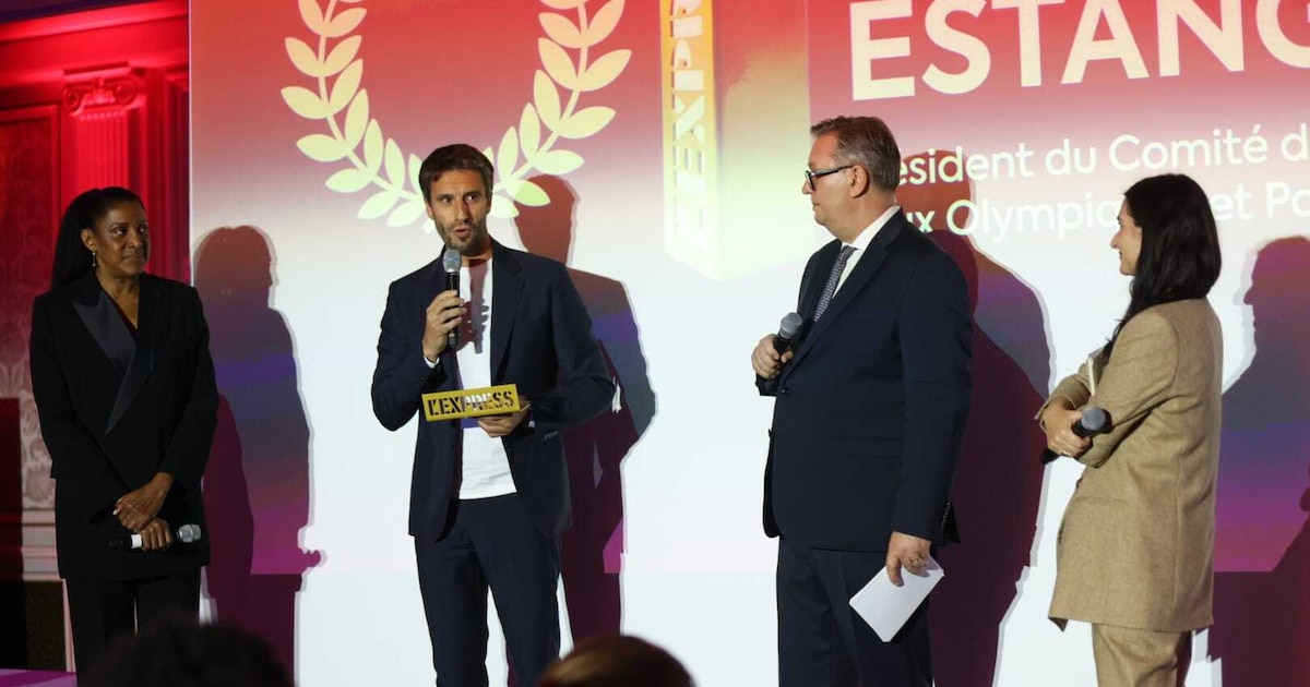 Tony Estanguet (au centre), président du Comité d’organisation des Jeux olympiques de Paris 2024, lauréat du Grand Prix de L’Express, lundi 14 octobre 2024.