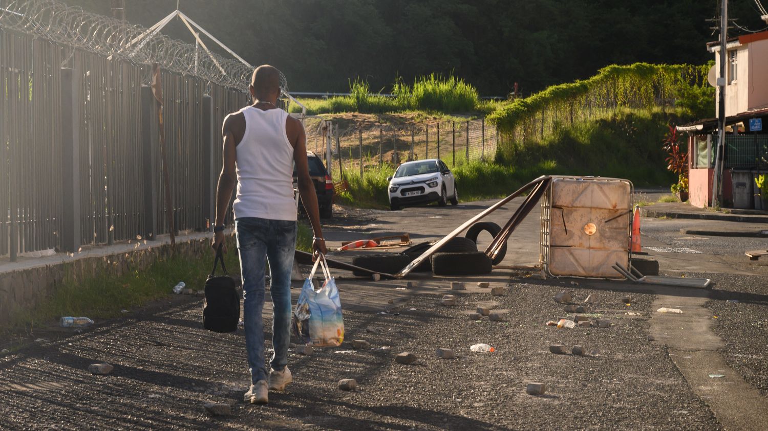 Mobilisation contre la vie chère en Martinique : "Les exactions et les blocages sont en nette diminution depuis deux jours", selon la préfecture