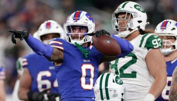 NFL fans rip refs as Bills hold on for crucial divisional win over Jets