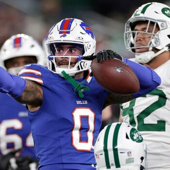 NFL fans rip refs as Bills hold on for crucial divisional win over Jets