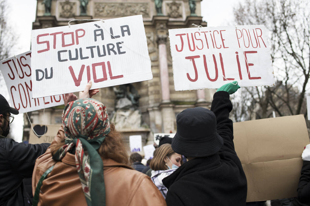 « Affaire Julie » : derrière le procès de trois pompiers, la culture du viol devant le tribunal