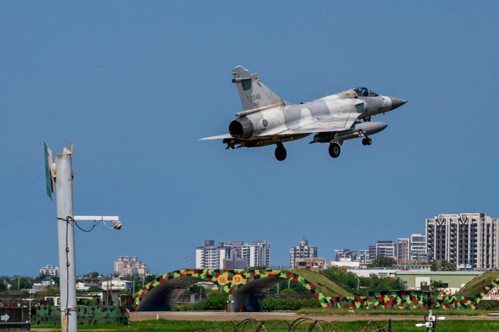 Taïwan dit avoir détecté 153 avions chinois en une journée près de l’île, un record