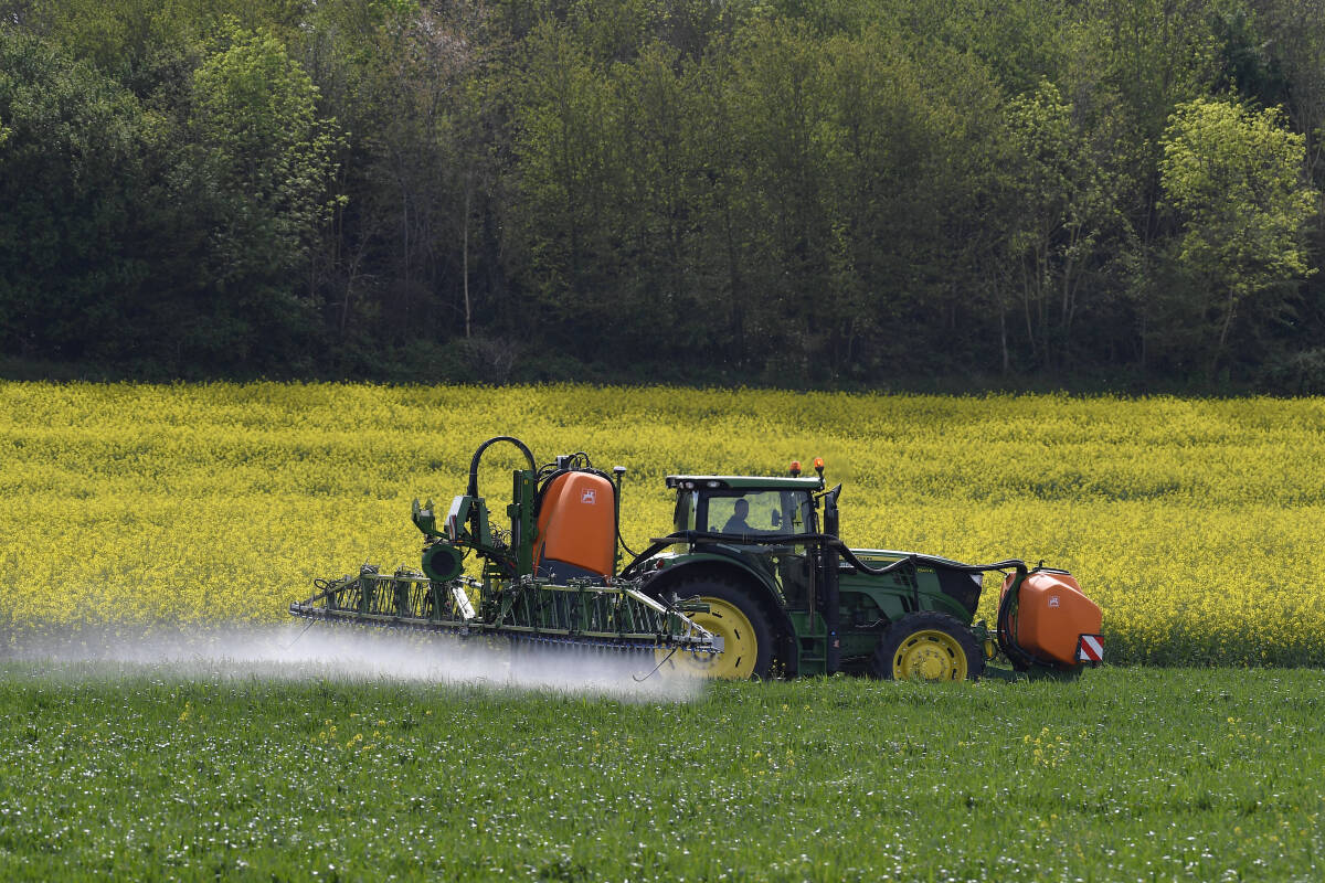 Pesticides : la pollution des eaux « très sous-estimée » faute de surveillance, selon Générations Futures