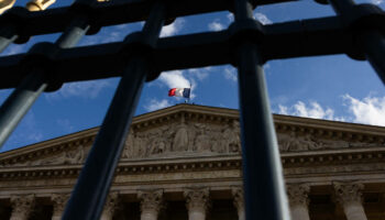 Après la polémique, l’Elysée, l’Assemblée et le Sénat renoncent à augmenter leur budget