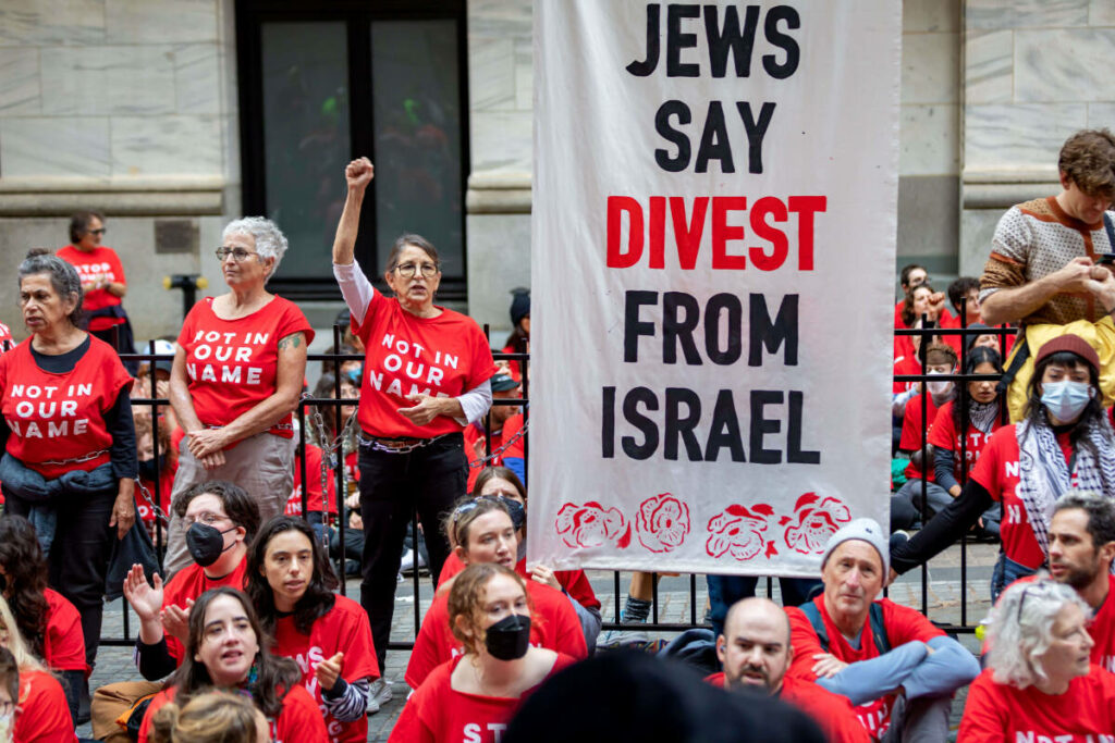 A New York, des juifs manifestent contre le soutien des Etats-Unis à Israël