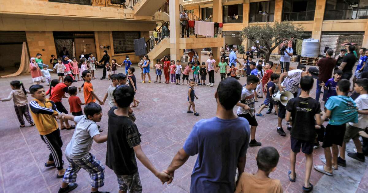 Plus de 400 000 enfants déplacés au Liban : le risque d’une “génération perdue”