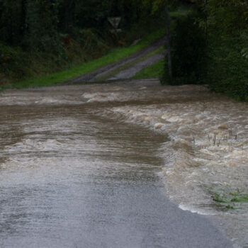 Episode méditerranéen : cinq départements du Sud-Est en vigilance orange pour des risques d’orages et d’inondations