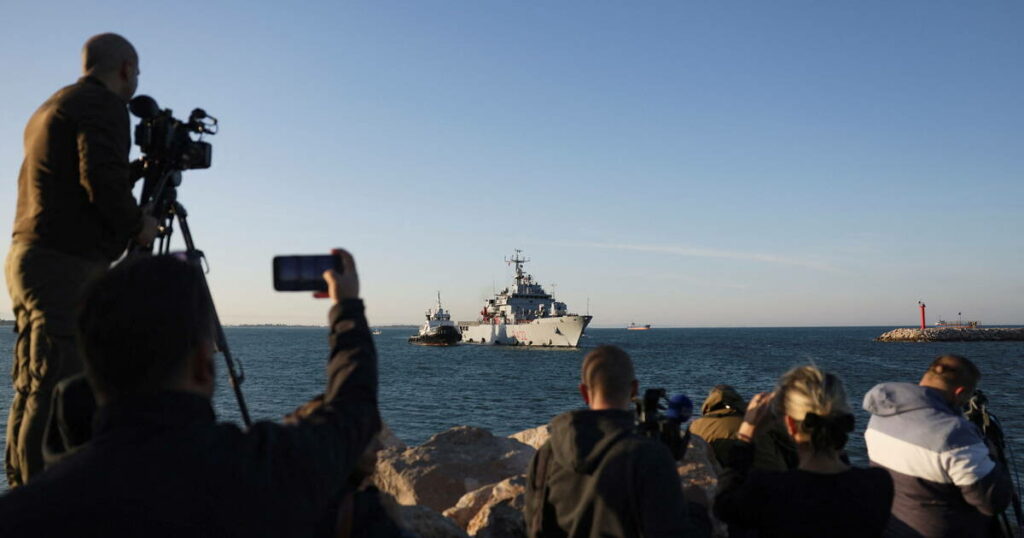 «Un jour sombre pour l’Europe» : le bateau avec les premiers migrants «externalisés» par l’Italie arrive en Albanie