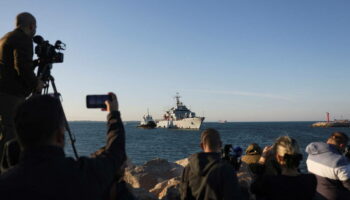 «Un jour sombre pour l’Europe» : le bateau avec les premiers migrants «externalisés» par l’Italie arrive en Albanie