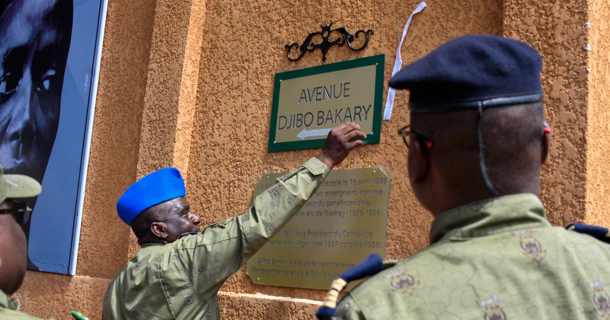 A Niamey, une avenue au nom du général Charles de Gaulle est désormais l'avenue Djibo Bakary.