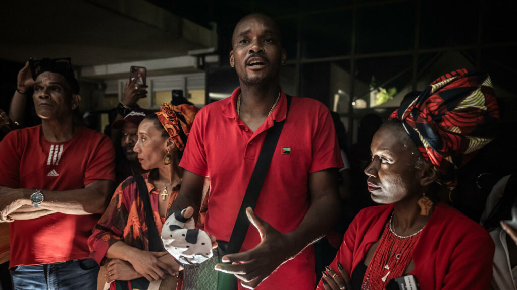 Martinique : un accord signé pour baisser les prix, mais la mobilisation se poursuit