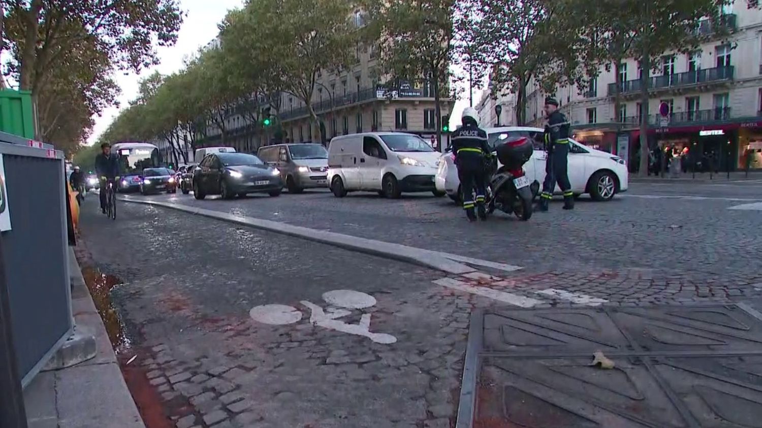 Paris : un cycliste tué par un automobiliste après une altercation