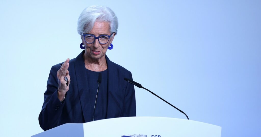 la présidente de la BCE, Christine Lagarde lors d'une conférence de presse, le 26 octobre 2023 à Athènes