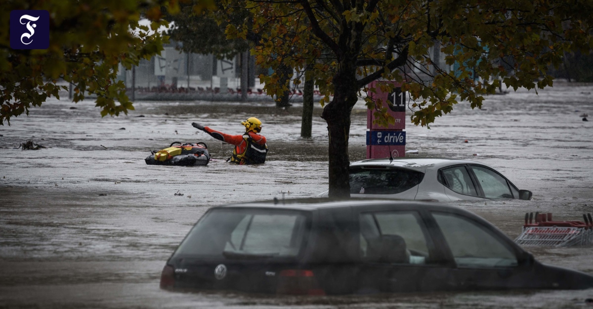 Überschwemmungen in Frankreich: Große Regenmengen: 1500 Feuerwehrleute im Einsatz