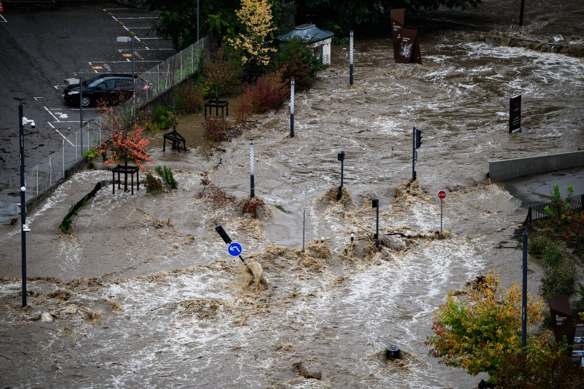 Intempéries : de l’Ardèche à la Loire, les images désolantes des crues et inondations dans le Sud-Est