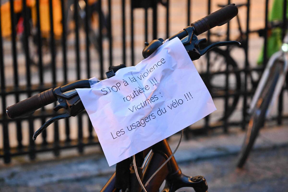 Les images de l’hommage émouvant au cycliste tué par un automobiliste à Paris