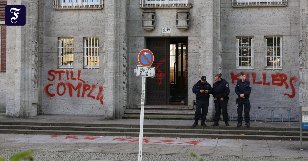 Vermummte an FU Berlin: Palästina Protest: Besetzung des Präsidiums scheitert