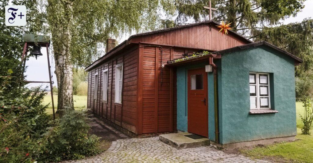 Notkirche im Oderbruch: Wo sich kein Himmel spiegelt