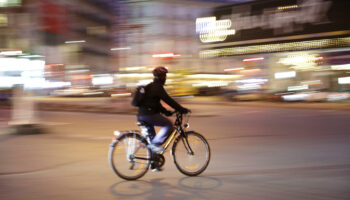 Cycliste écrasé par un automobiliste à Paris : ce que révèle l’enquête