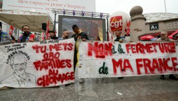 REPORTAGE. "C'est la méthode Tavares" : au Mondial de l'auto à Paris, les salariés de Stellantis manifestent contre les suppressions de postes