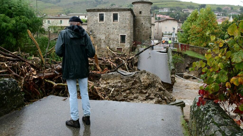 Inondations : cinq départements de la moitié sud encore en vigilance orange "crues"