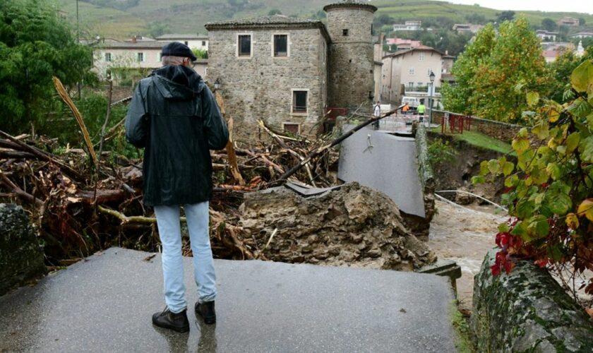 Inondations : cinq départements de la moitié sud encore en vigilance orange "crues"