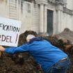 Fumier, tracteurs dans les rues... les agriculteurs reprennent les actions coups de poing