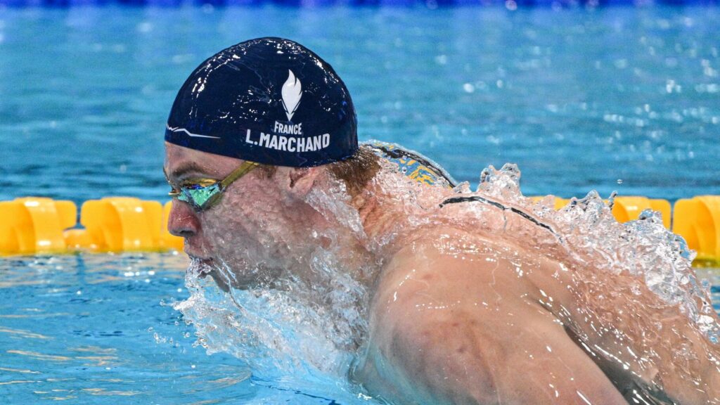 Léon Marchand bat un deuxième record de France en moins de 24 h pour son retour après les JO