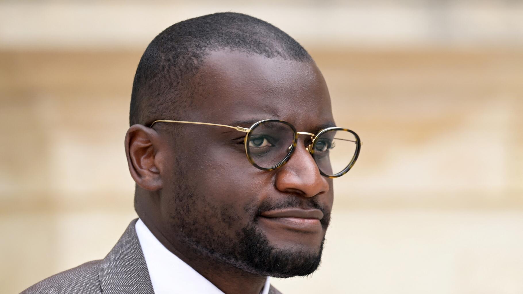 Carlos Martens Bilongo, député LFI, porte plainte pour des injures racistes venant notamment du RN