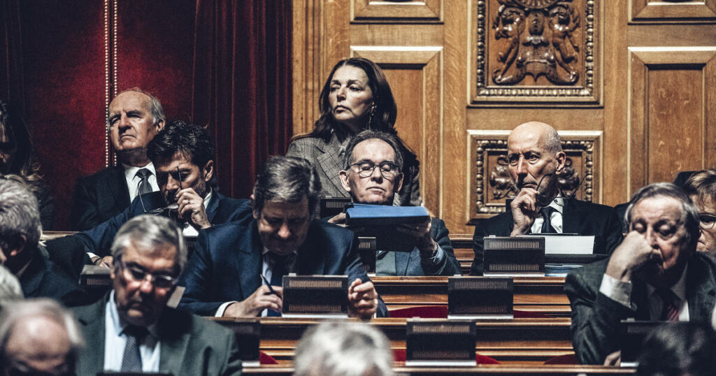 Au Sénat, la droite accusée d’être la «télégraphiste» de Vincent Bolloré