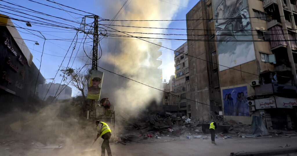 EN DIRECT - Proche-Orient : deux immeubles bombardés dans la banlieue sud de Beyrouth après un appel à évacuer