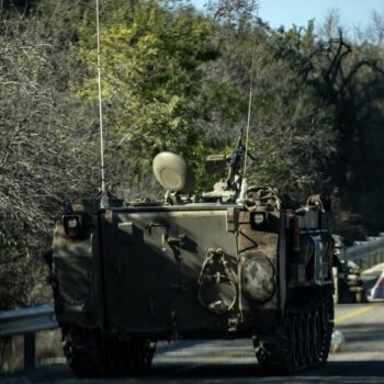 Guerre au Proche-Orient : le Hezbollah dit avoir visé des troupes israéliennes dans deux villages frontaliers du sud Liban