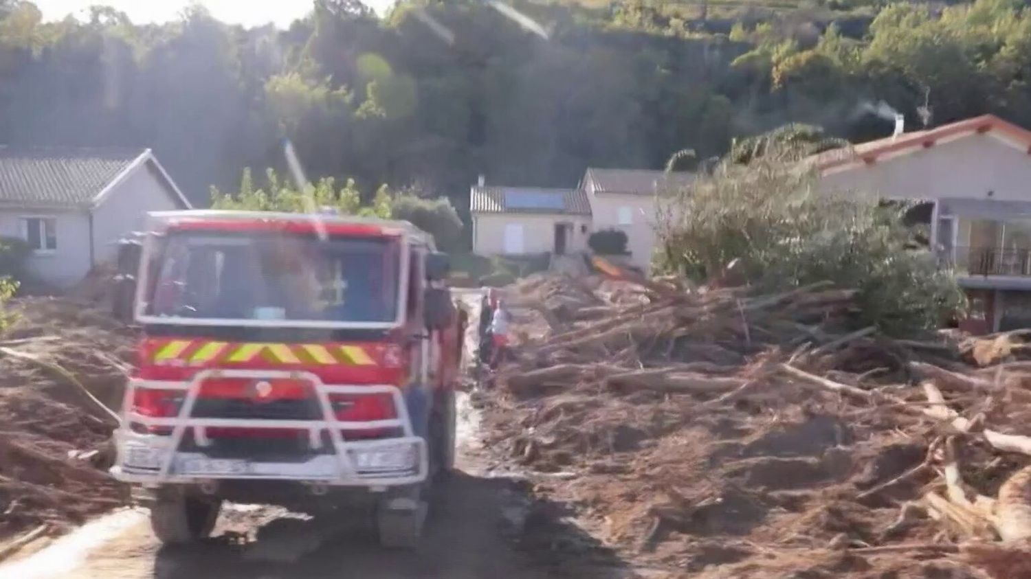 Inondations : les sinistrés s’entraident pour s’en sortir à Chavanay