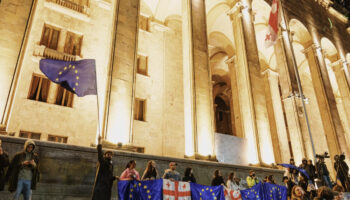 En Géorgie, des milliers de manifestants pro-européens rassemblés à Tbilissi avant des législatives cruciales