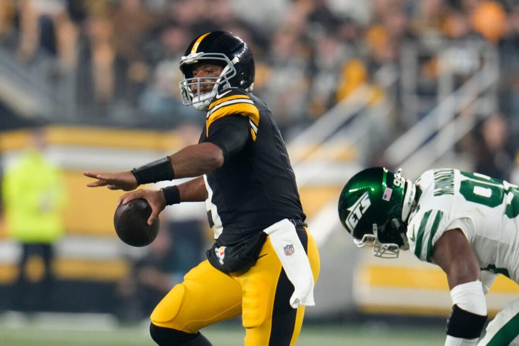 Russell Wilson shines on debut as Pittsburgh Steelers thrash New York Jets