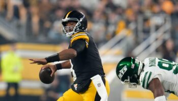 Russell Wilson shines on debut as Pittsburgh Steelers thrash New York Jets