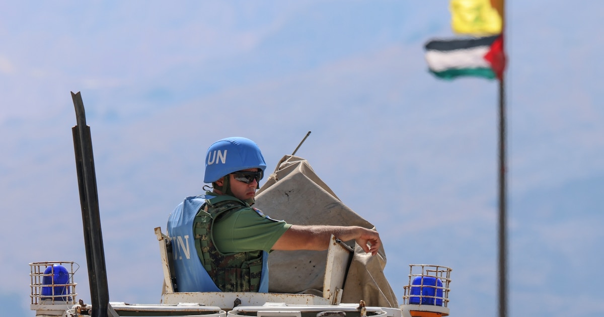 Un Casque bleu de la Finul en patrouille à la frontière entre le Liban et Israël, le 13 octobre 2023