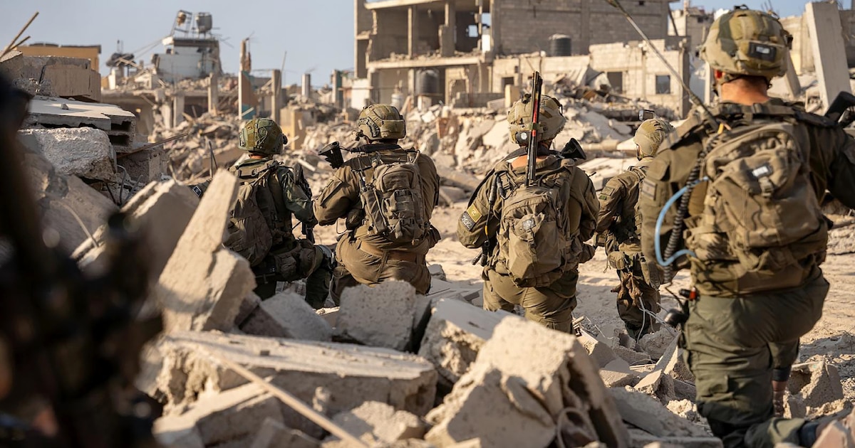 Photo diffusée par l'armée israélienne, le 18 octobre 2024, montrant des troupes israéliennes dans la zone de Rafah, dans le sud de la bande de Gaza