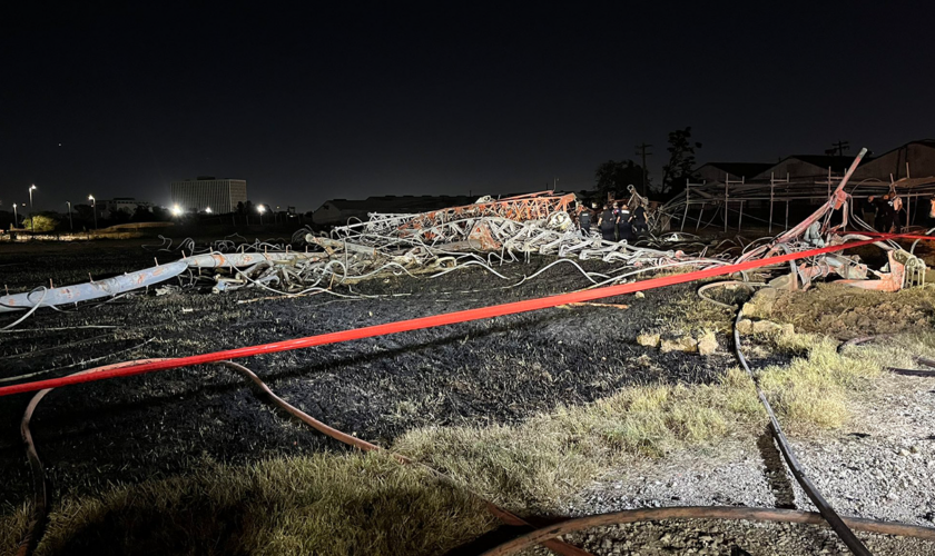 Multiple people killed after helicopter crashes into radio tower in Houston