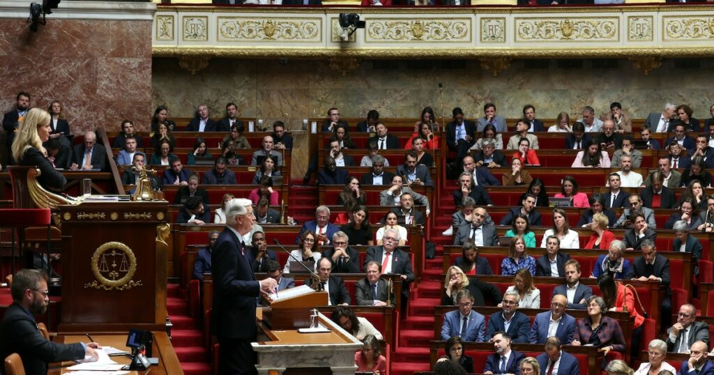 Le Premier ministre Michel Barnier devant l'Assemblée nationale lors de sa déclaration de politique générale, le 1er octobre 2024 à Paris