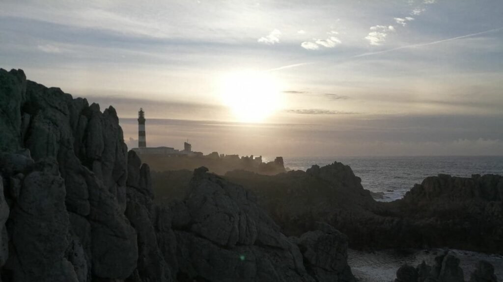 Le phare du Créac’h dans le Finistère est en panne