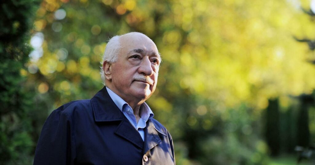 Mort de Fethullah Gülen, l’influent prédicateur devenu la bête noire d’Erdogan