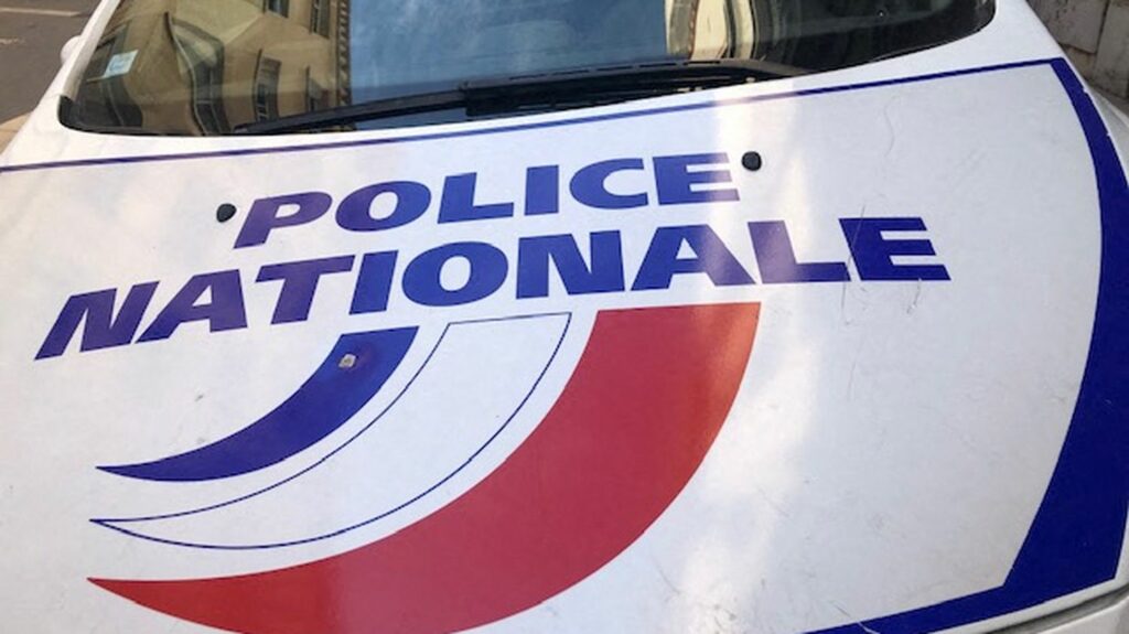 Un corps et un marteau ensanglanté retrouvés dans un appartement à Vénissieux