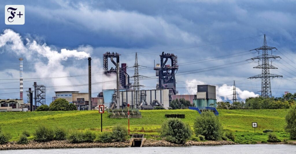 Die Stahlindustrie wird umgebaut – mit Stahl aus dem Ausland